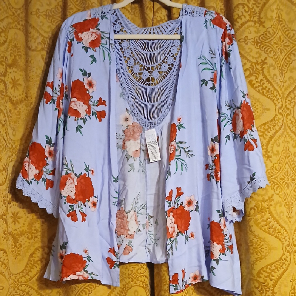 Floral Lace-Trimmed Women's kimono Top